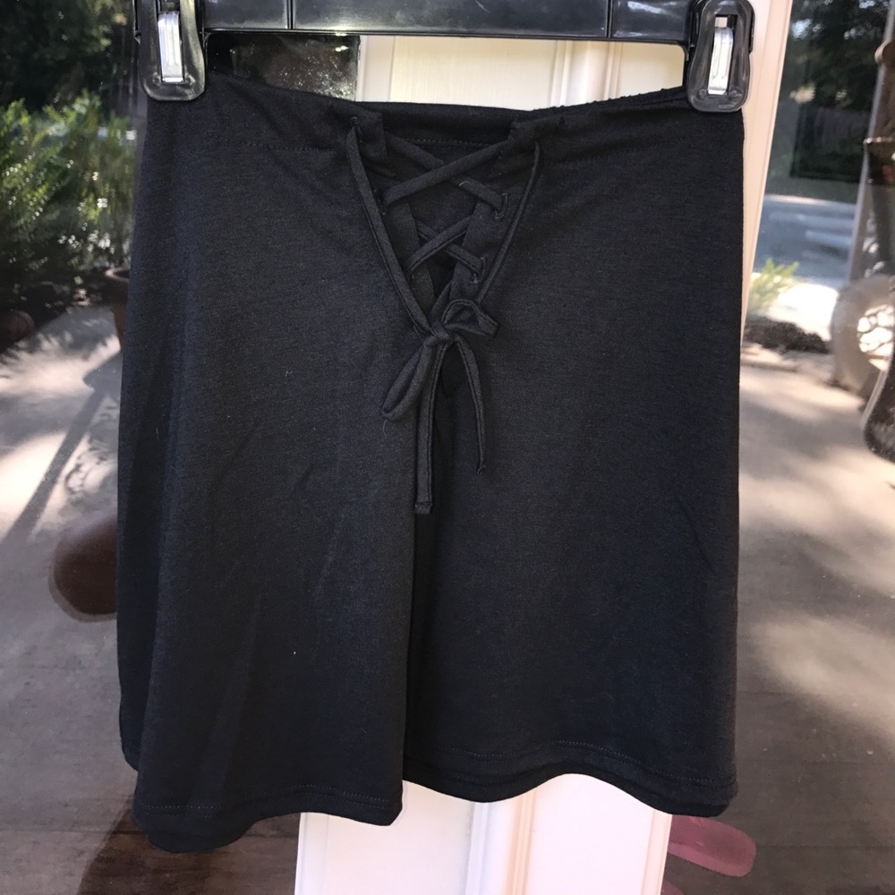 black skater skirt