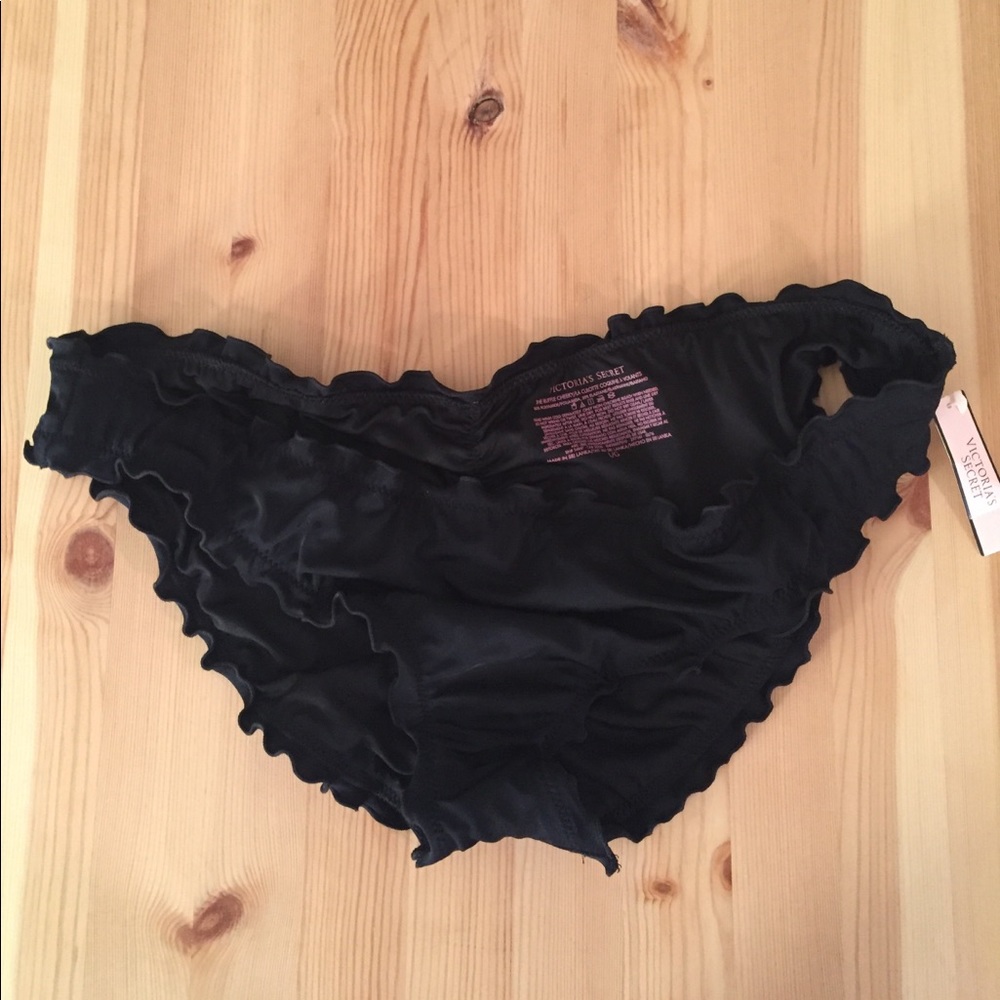 BNWT VS Ruffle Cheeky Bikini Bottom - Never Worn!