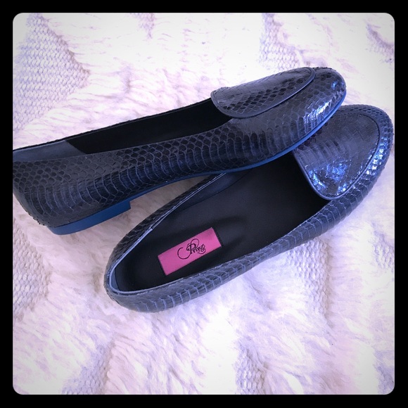 Fresh from Paris! Navy snake skin loafers. - Picture 1 of 3