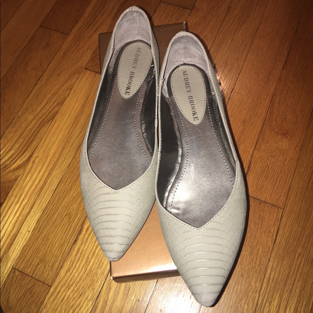 Gray flats - snake skin textured