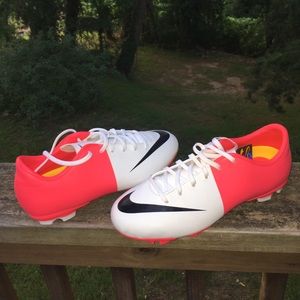 NIKE JR MERCURIAL VICTORY lll FG CLEATS SIZE: 5Y