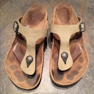 Rarely worn! T-strap leather Gizeh Birkenstocks!