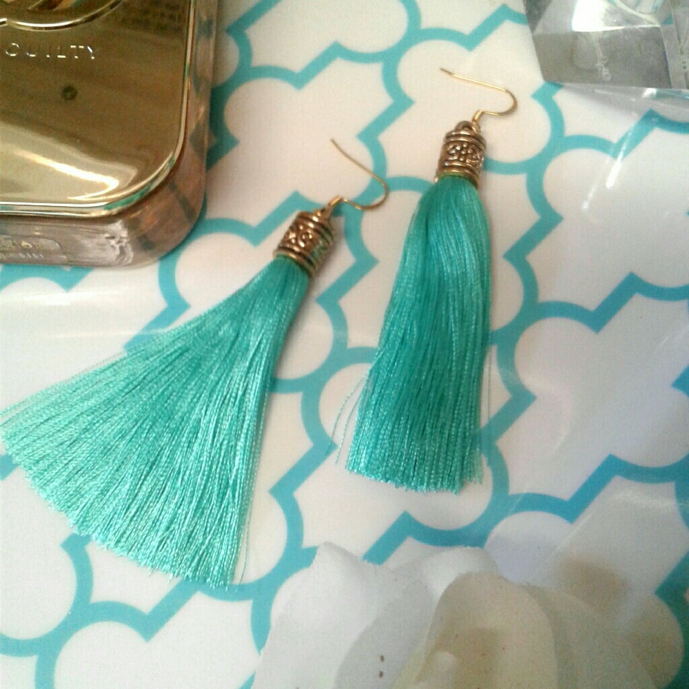 🎁Tassel Earrings NEW - Picture 4 of 5