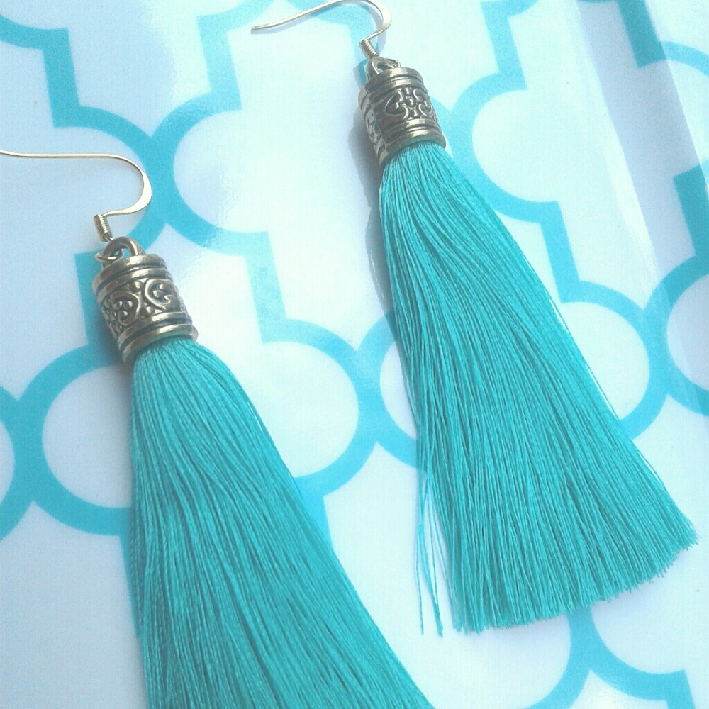 🎁Tassel Earrings NEW - Picture 5 of 5