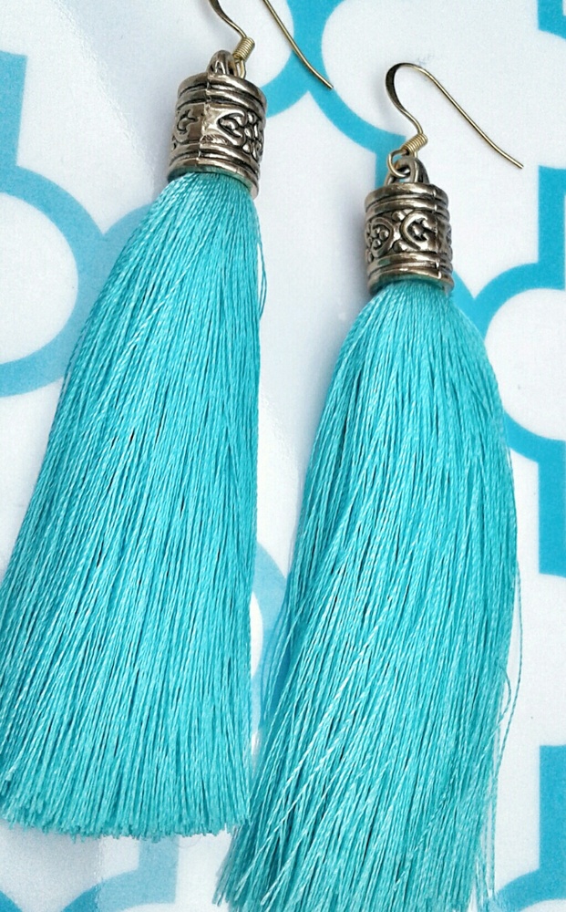 🎁Tassel Earrings NEW - Picture 3 of 5