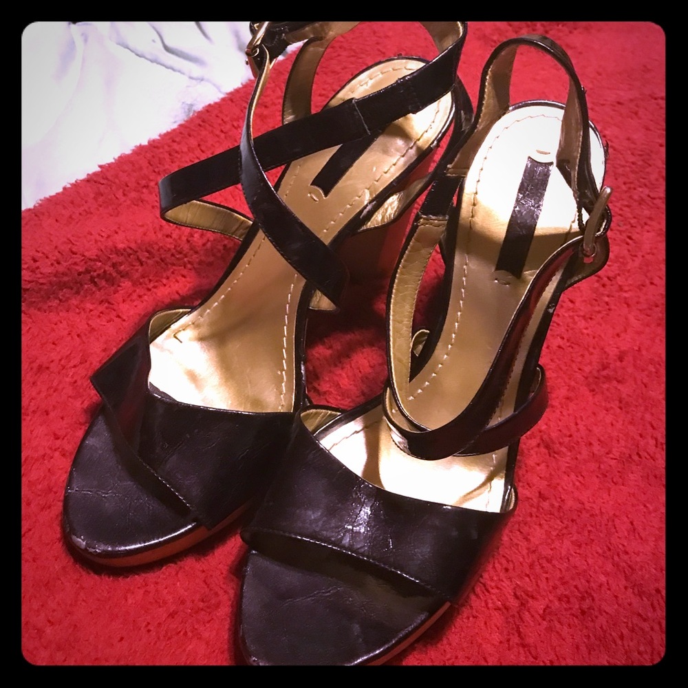 70 inspired Steve Madden Boutique Wooden Sandals