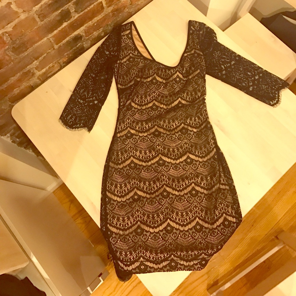 Guess Body Con Lace Dress - size 0