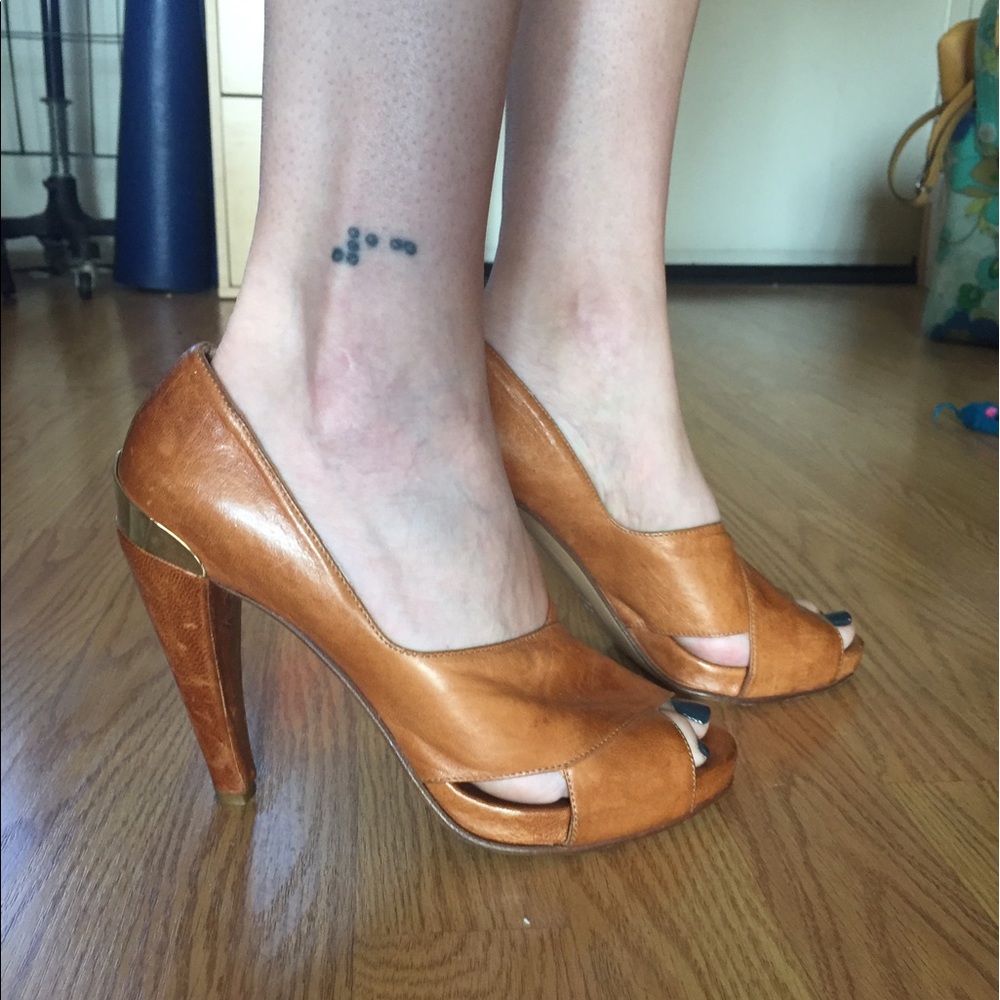 Tashkent by Cheyenne Camel Leather Open Toe Pump