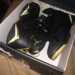 Jordan GOLDPACK retro 6 & 7 size 9.5
