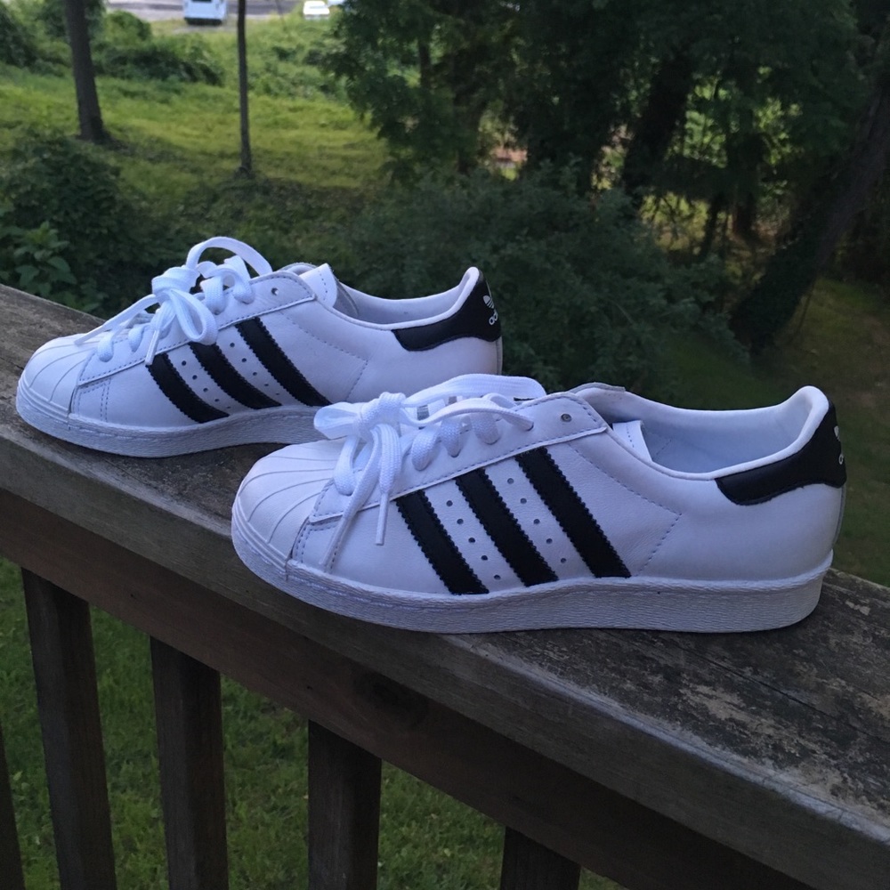 NEW ADIDAS SUPERSTAR ORIGINAL BLACK & WHITE