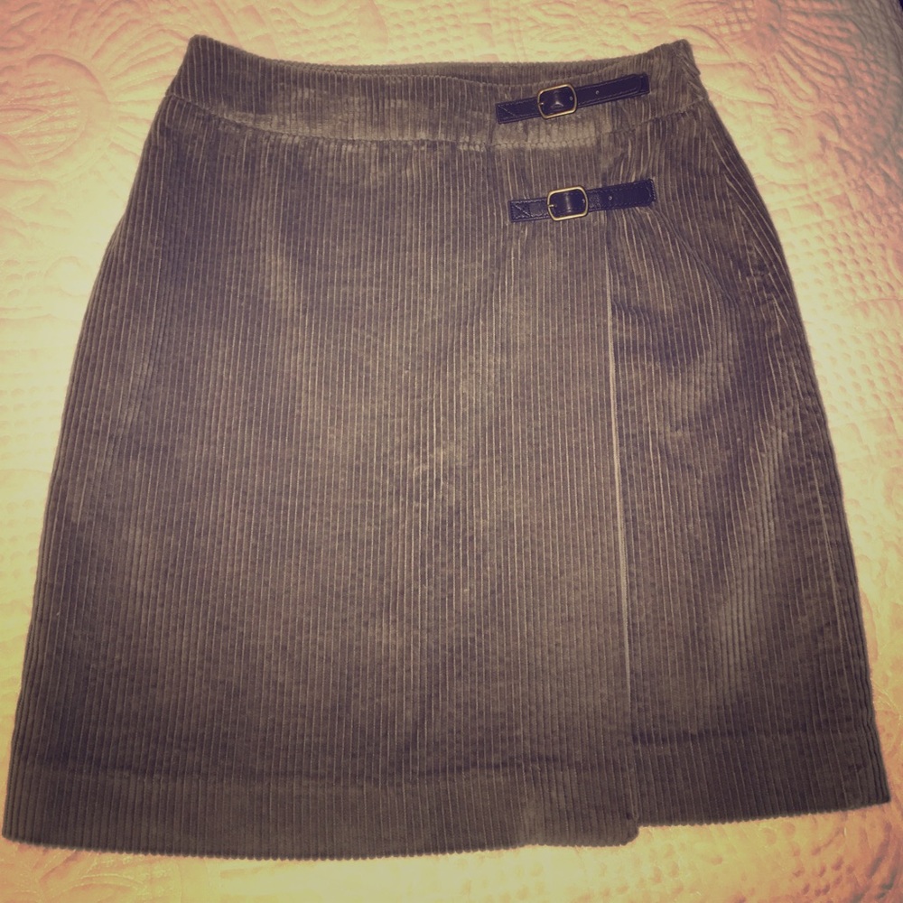 Boden corduroy skirt with leather buckling