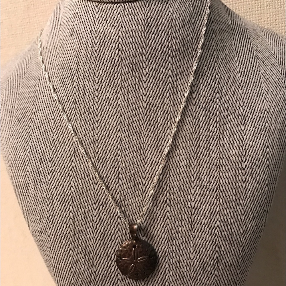 🦄sand dollar pendant