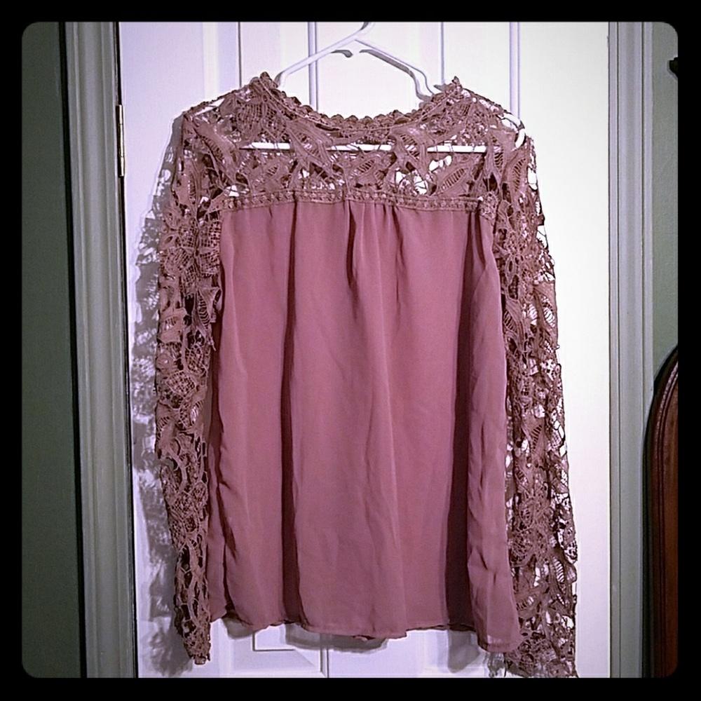 Mauve lace sleeved top