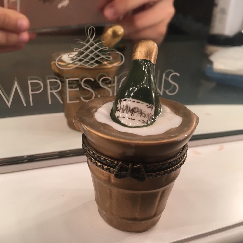 CHAMPAGNE DREAMS LOCK BOX
