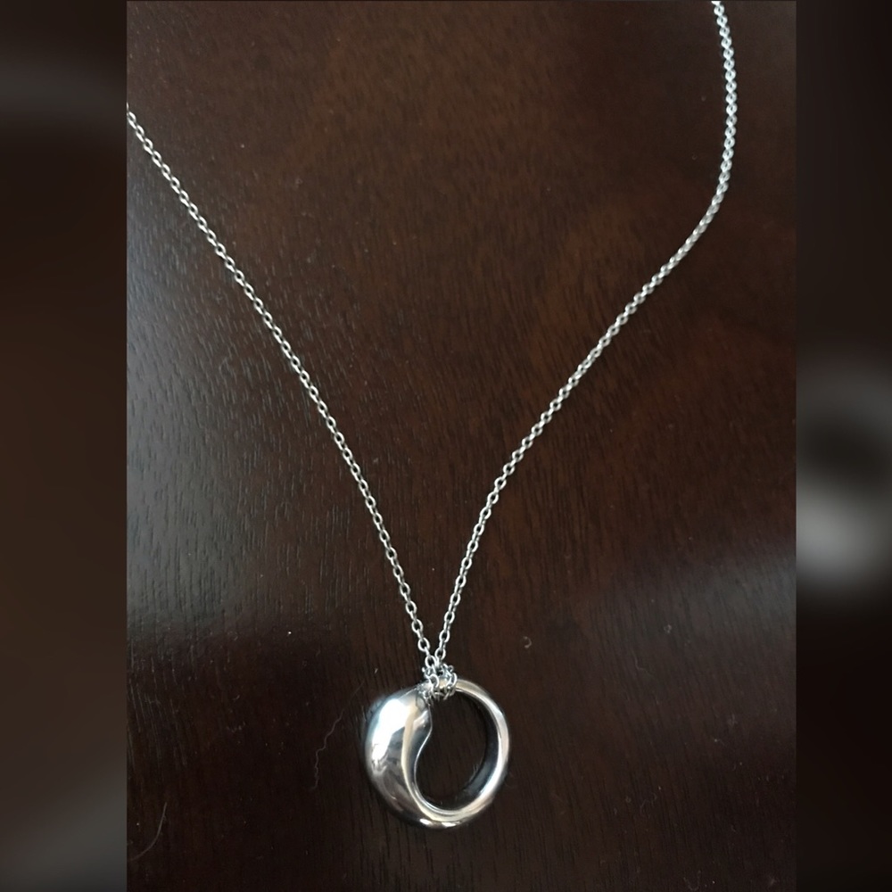 Tiffany & Co. ELSA PERETTI® ETERNAL CIRCLE PENDANT