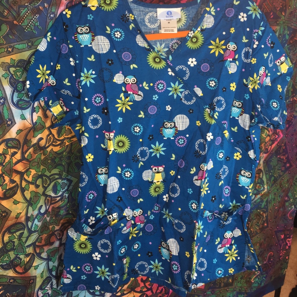 Sb-medium scrub top