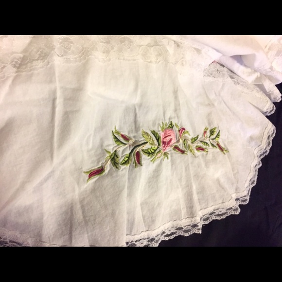 🛍️ Sale 🛍️ Cute White 🌺 Skirt - Picture 4 of 4