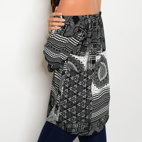 Black/White Print Off Shoulder Top - Picture 3 of 3