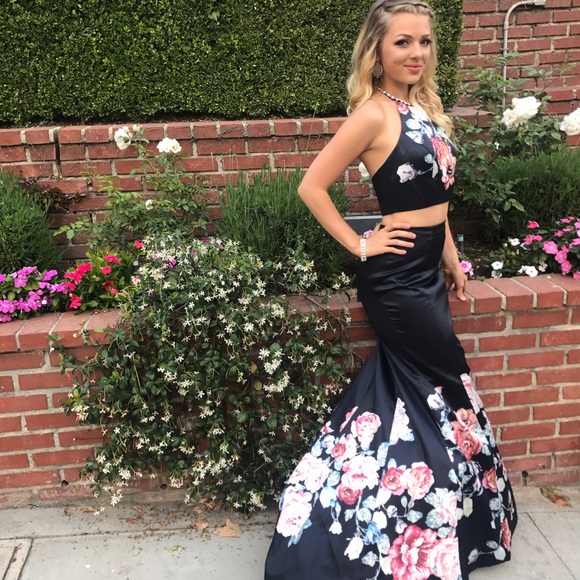 Stunning Floral Two Piece Blush Gown - Picture 2 of 2