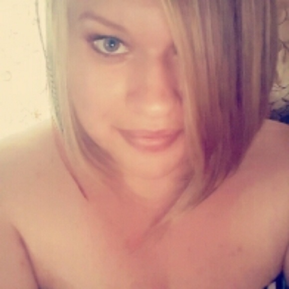 Meet your Posher, Leslie - Picture 1 of 1