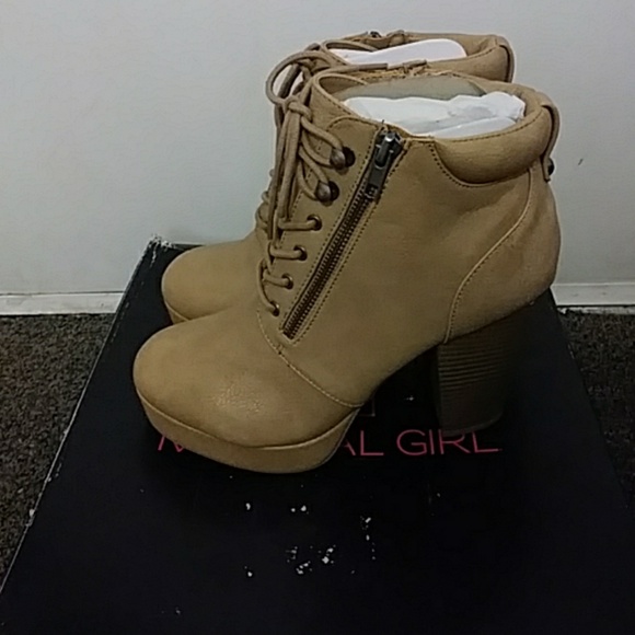 Tan Material Girl booties - Picture 2 of 5