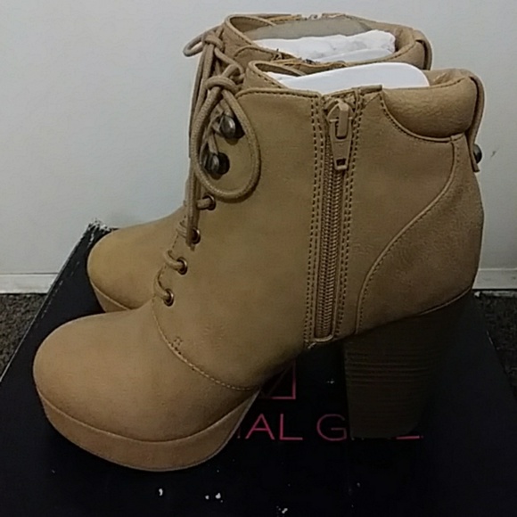 Tan Material Girl booties - Picture 4 of 5