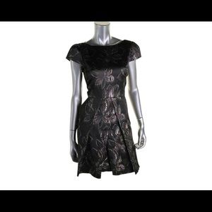 Manufacturer: Alice + Olivia