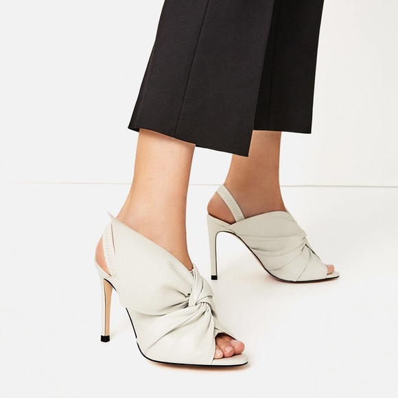Zara leather high heel sandal with bow - Picture 2 of 5