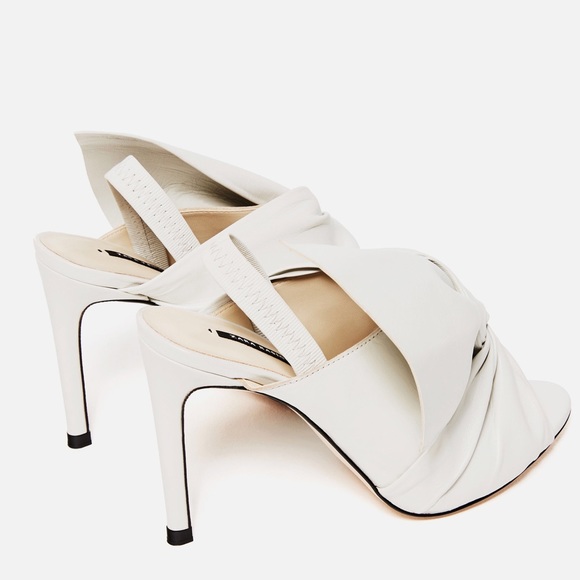 Zara leather high heel sandal with bow - Picture 3 of 5