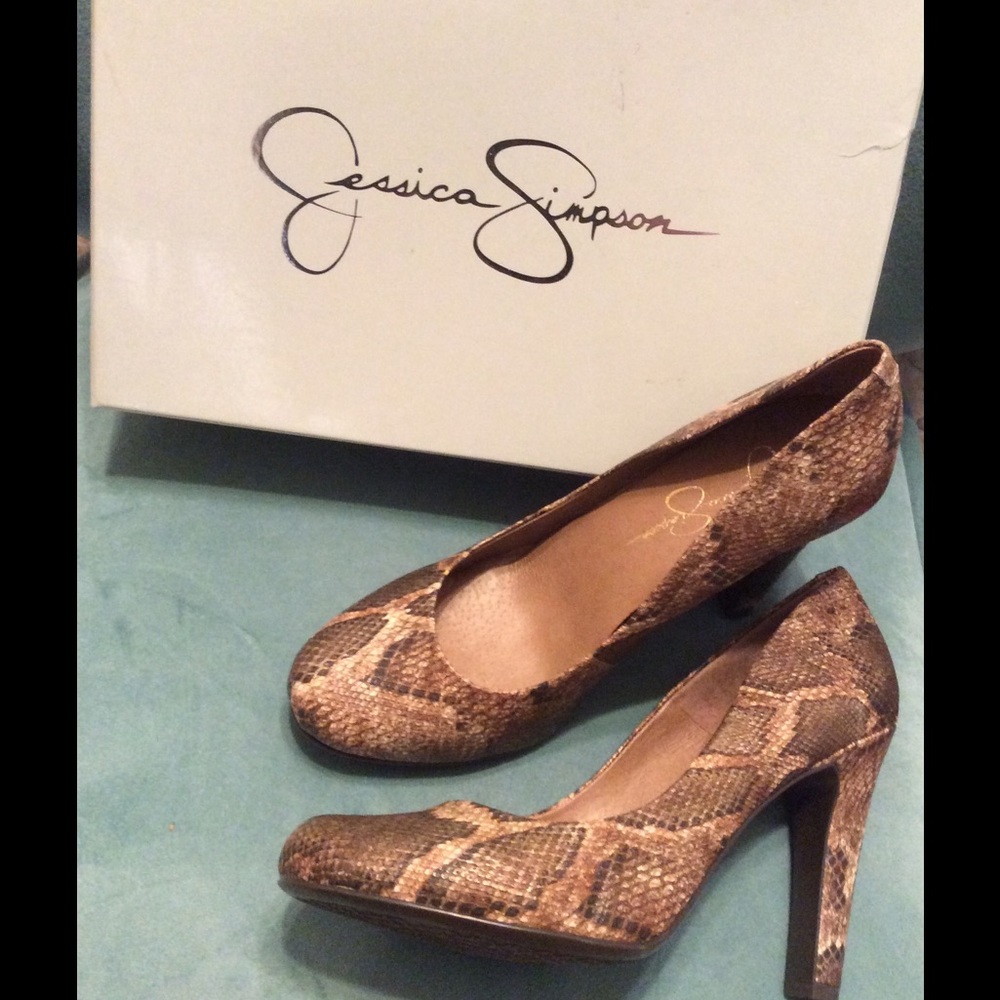 Jessica Simpson Snake inspired High Heels!
