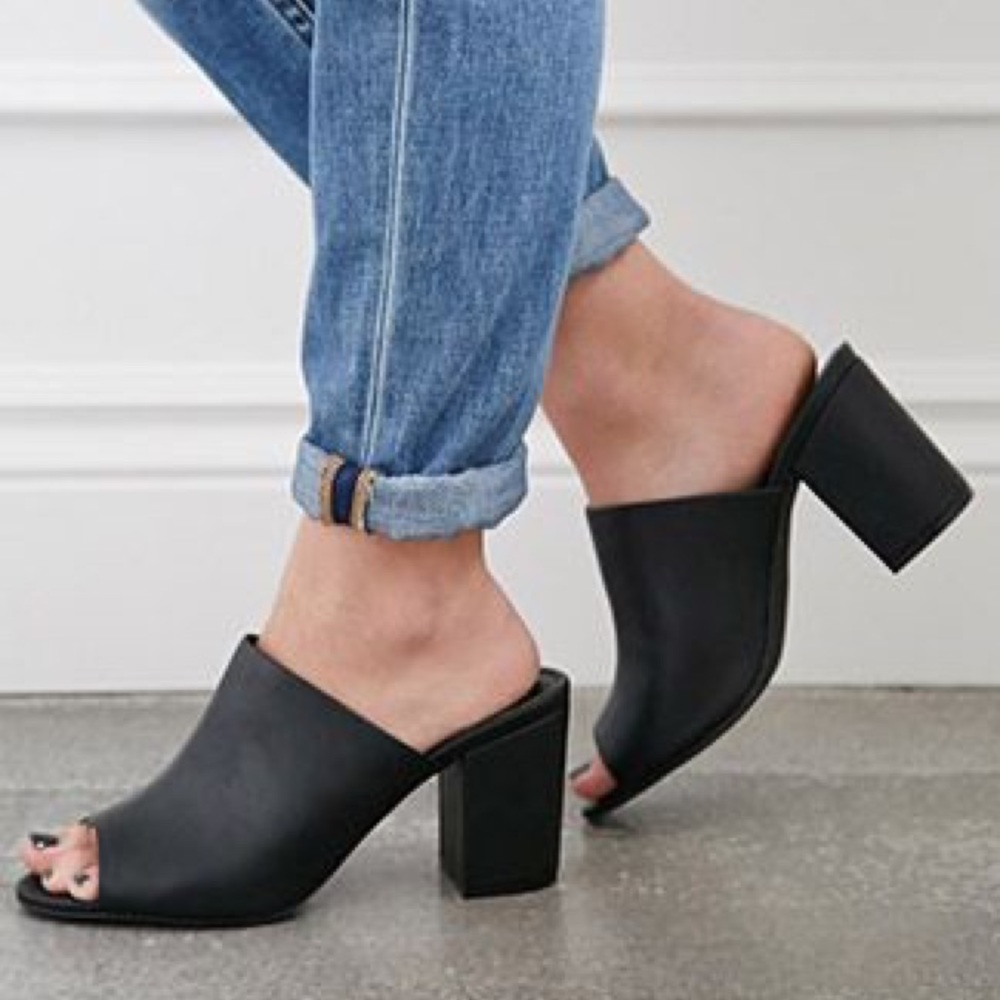FLASH SALE ๐Black Mules - Picture 3 of 7