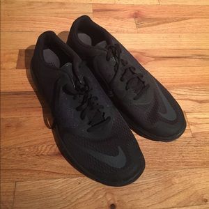 Brand new never worn Nike FS Lite Run 3