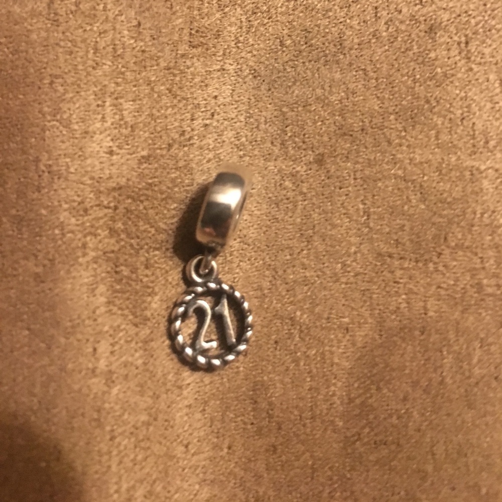 Pandora 21