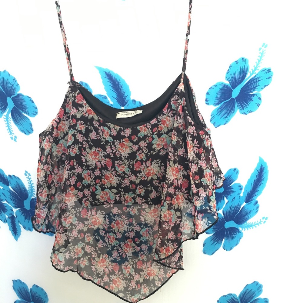 🌸 FLORAL CROP TOP🌸
