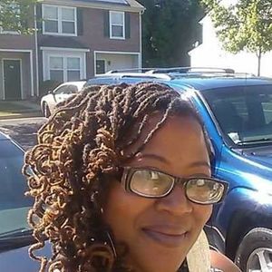 Meet your Posher, Rowena