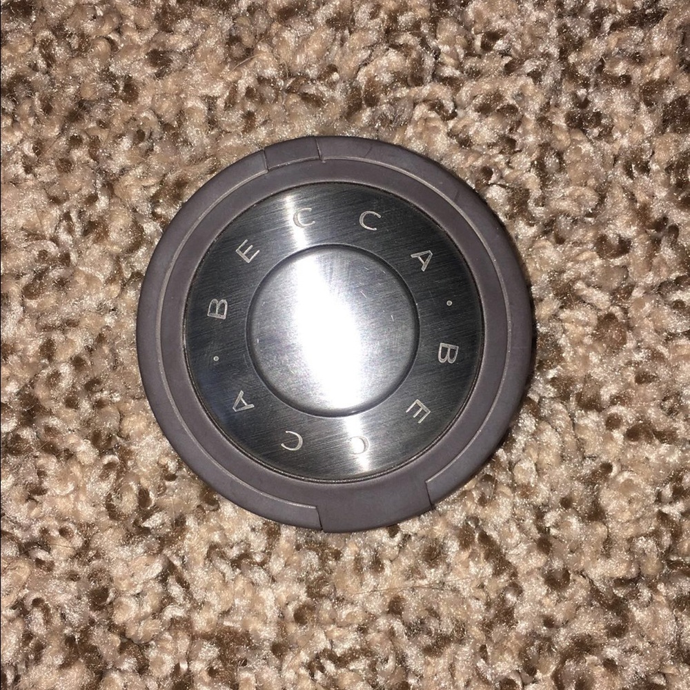 Becca powder
