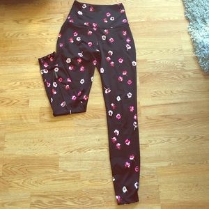 SUPER CUTE Kate Spade Flower Leggings