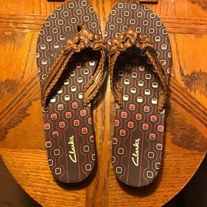Clarks flip flops