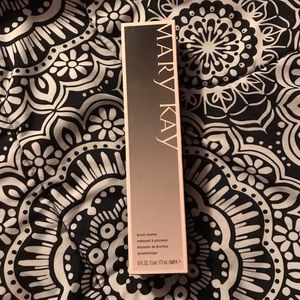 Mary Kay Brush Cleaner