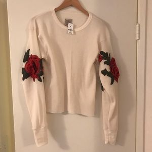 Lf cream thermal with roses on sleeves