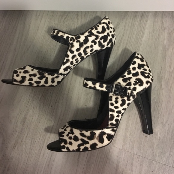 White House Black Market size 9 leopard pumps - Picture 3 of 6
