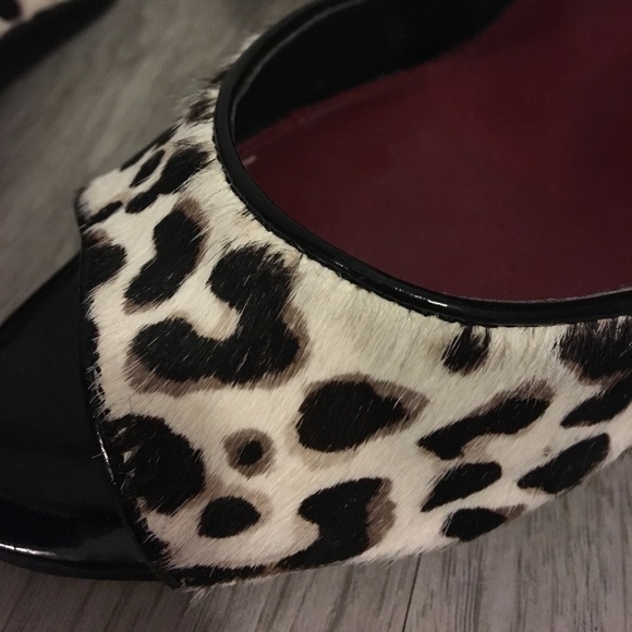 White House Black Market size 9 leopard pumps - Picture 5 of 6