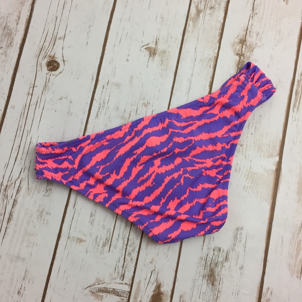 VS Knockout Scrunch Hipster Classic Bikini Bottom - Picture 2 of 3