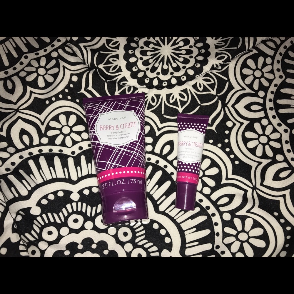 Mary Kay Berry &a Cream Gift Set