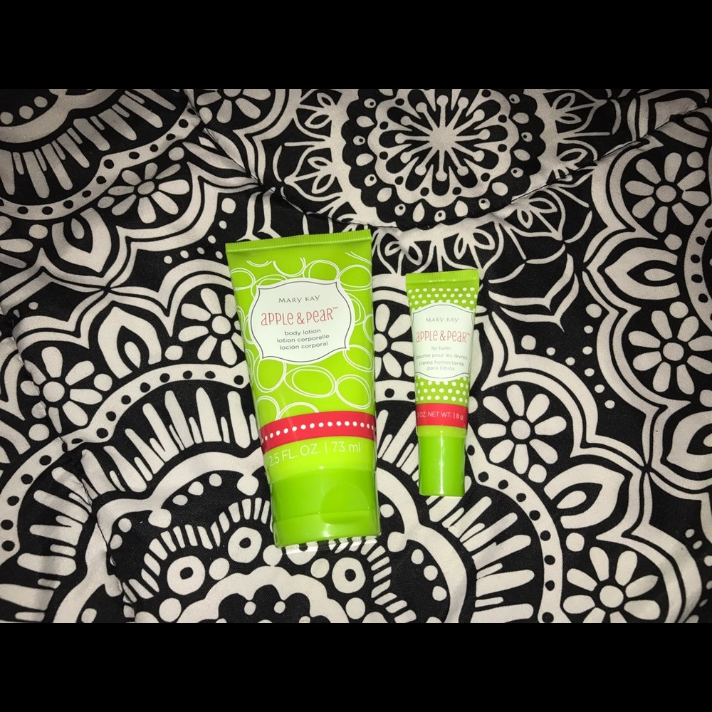Mary Kay Apple &a Pear Gift Set