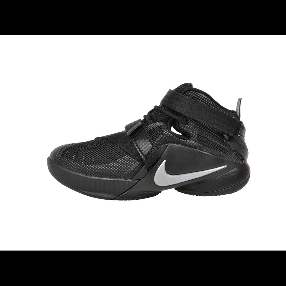 Nike LeBron Soldier Basketball Shoe