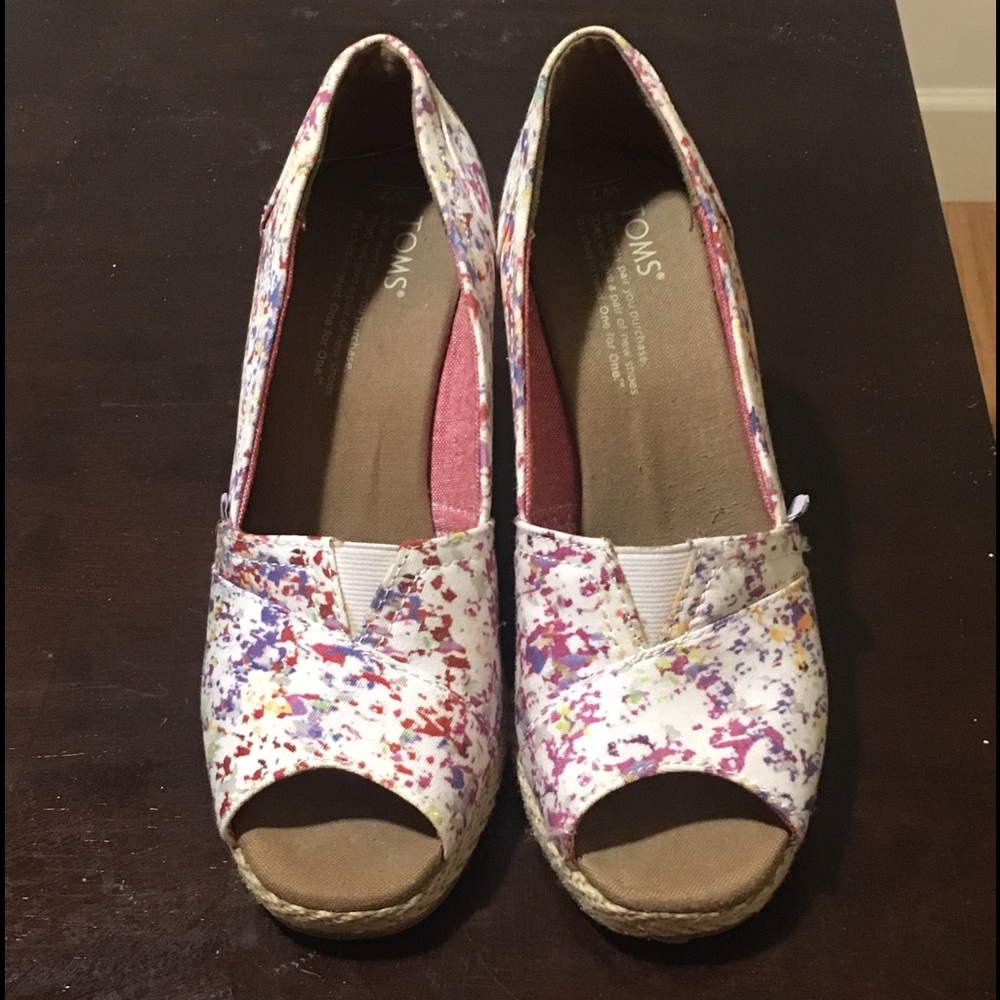 TOMS peeptoe multicolor wedge