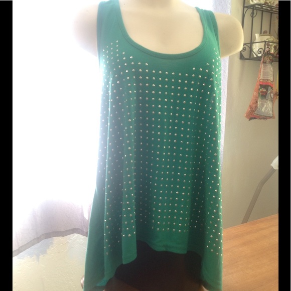 No Boundaries Tops - Flirty tank top !!