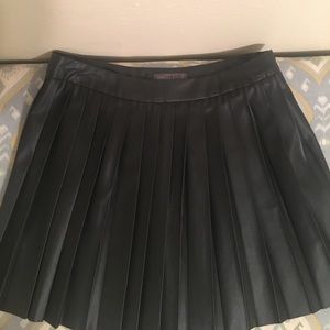 Kendall & Kylie faux leather skirt