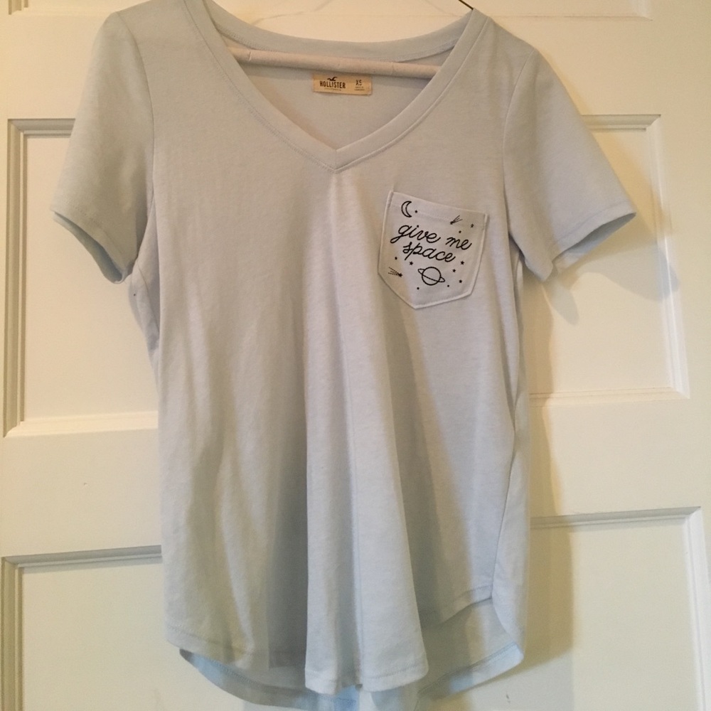 Hollister graphic tee